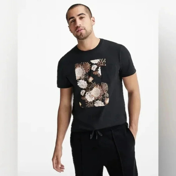 EXPRESS | NWT Black Shaded Floral Graphic Pocket T-Shirt sz S - Picture 4 of 10